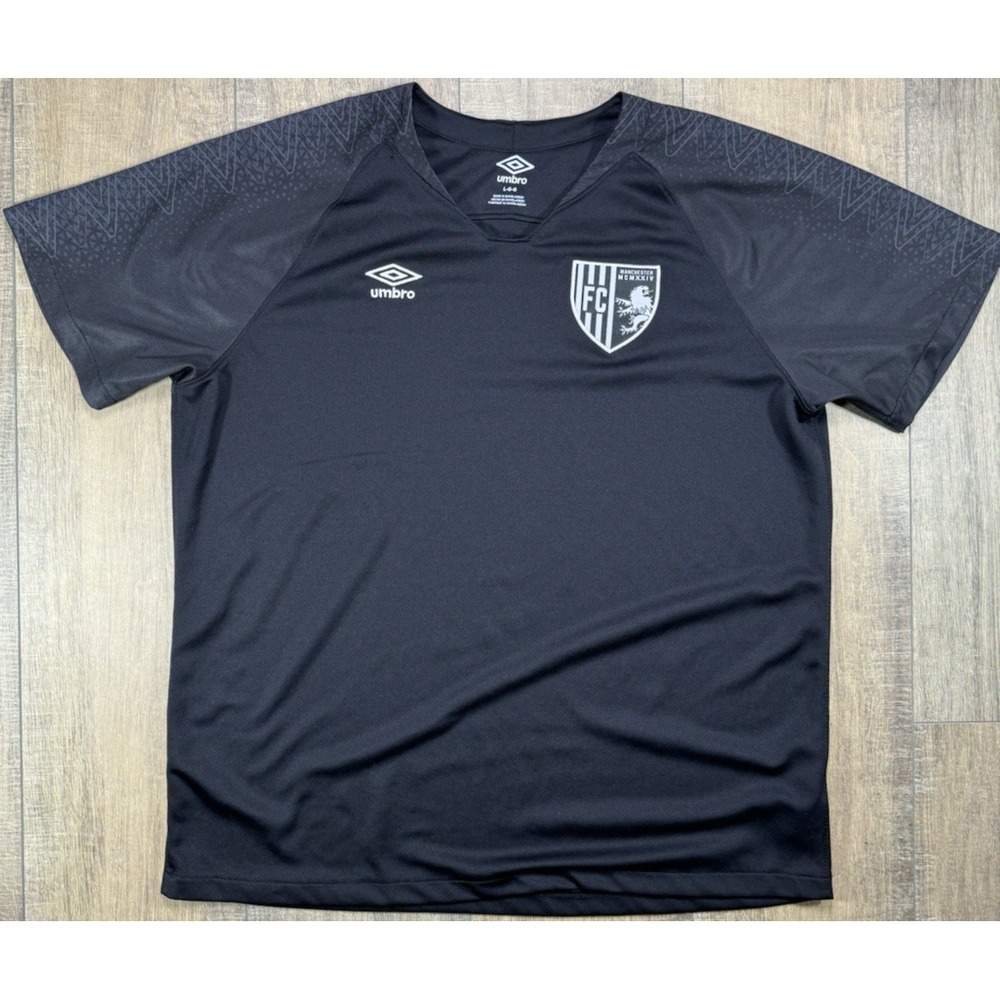 Umbro Manchester FC FIFA Soccer Futbol Black Embroidered Jersey Mens Size L